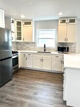 8553 W Foster Ave in Chicago, IL - Building Photo - Building Photo