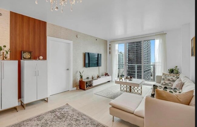 500 Brickell Ave, Unit 2900 in Miami, FL - Building Photo - Building Photo