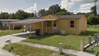 5705 Middlesex Dr in Tampa, FL - Building Photo
