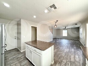 8530 E Kiva Ave in Mesa, AZ - Building Photo - Building Photo