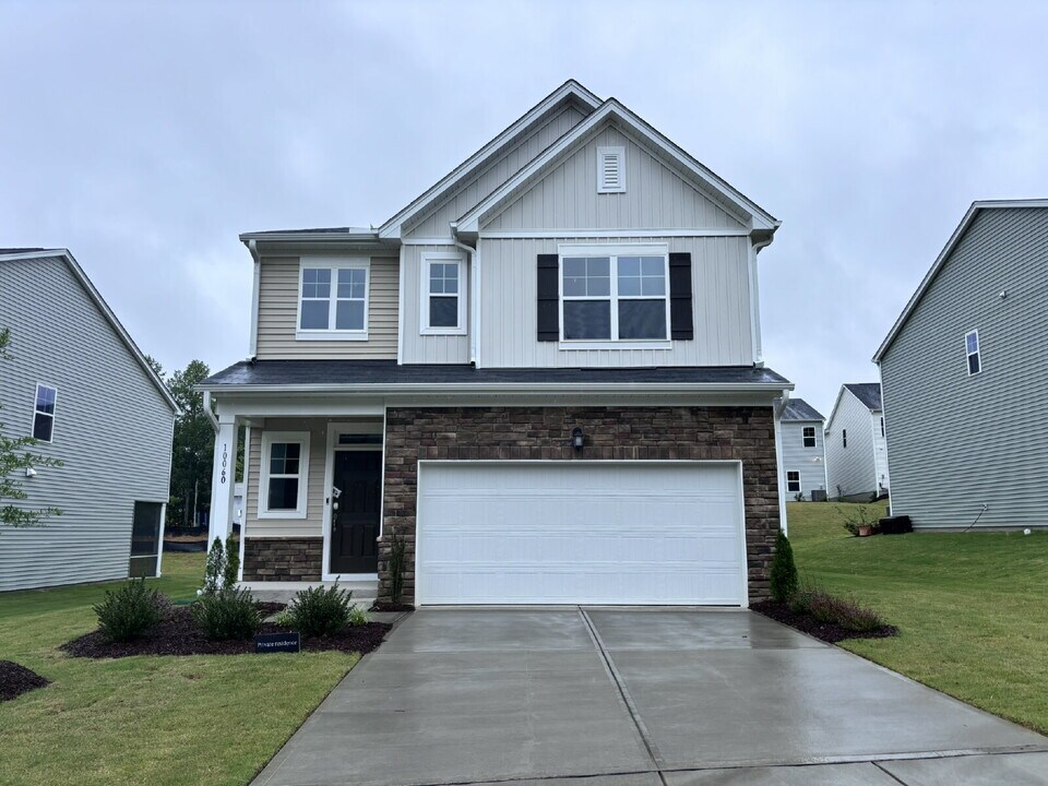 10060 Regal Dr in Angier, NC - Building Photo