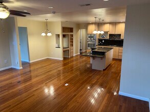 451 Dale Rd in Martinez, CA - Foto de edificio - Building Photo