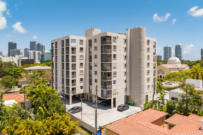 Coral Palms Condominium in Miami, FL - Foto de edificio - Building Photo