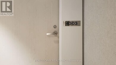 138 Downes St in Toronto, ON - Building Photo - Building Photo