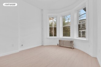 60-69-69 68th Rd in Queens, NY - Building Photo - Building Photo