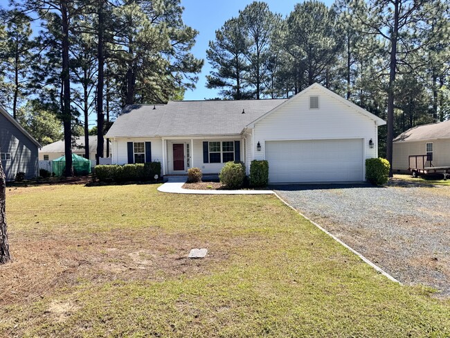 245 Woodgreen Dr in Aberdeen, NC - Building Photo - Building Photo