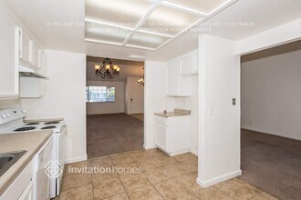 7419 Skander Way in Sacramento, CA - Foto de edificio - Building Photo