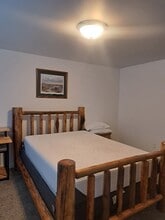 1023 NE Emerald Dr in Hermiston, OR - Building Photo - Building Photo