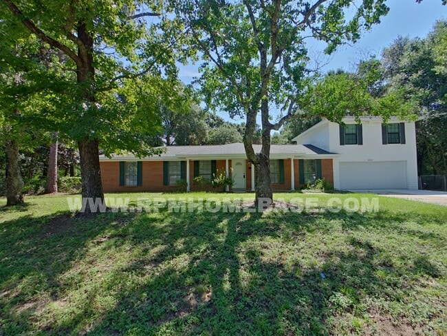 property at 5523 Aurora Dr