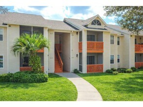 8261 Omaha Cir in Spring Hill, FL - Building Photo - Building Photo