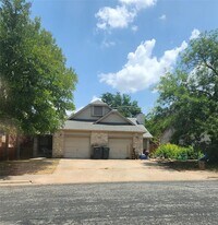 703 Rollingway Dr in Round Rock, TX - Building Photo