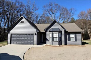 2250 Berkeley Creek Ct in Duluth, GA - Building Photo