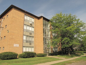 Western Heights Apartments in Detroit, MI - Foto de edificio - Building Photo