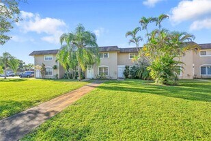 7862 Kimberly Blvd in North Lauderdale, FL - Building Photo