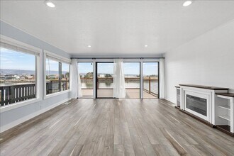 3313 Fernside Blvd in Alameda, CA - Building Photo - Building Photo