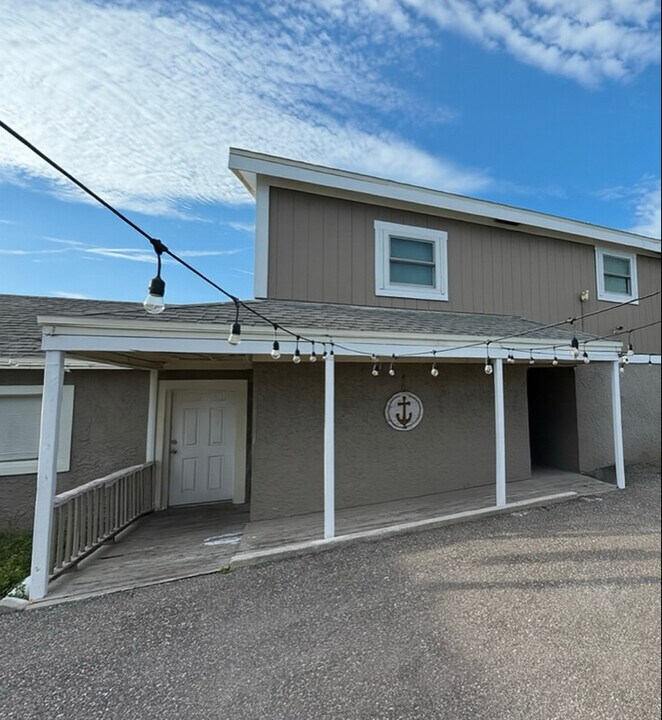 1450 Gulf to Bay Blvd in Clearwater, FL - Building Photo