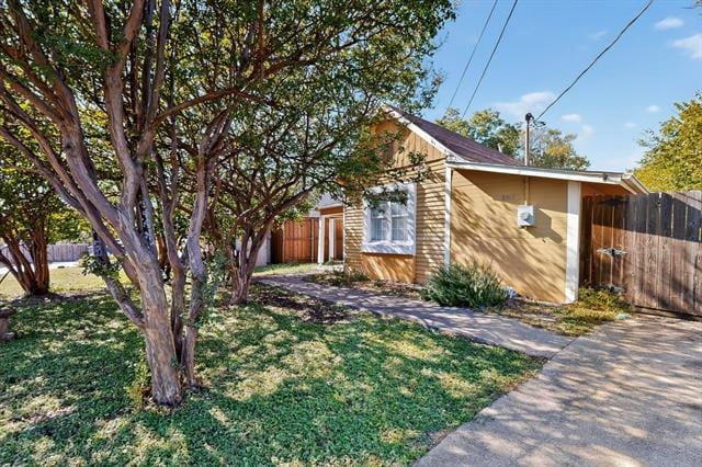 property at 5645 Santa Fe Ave