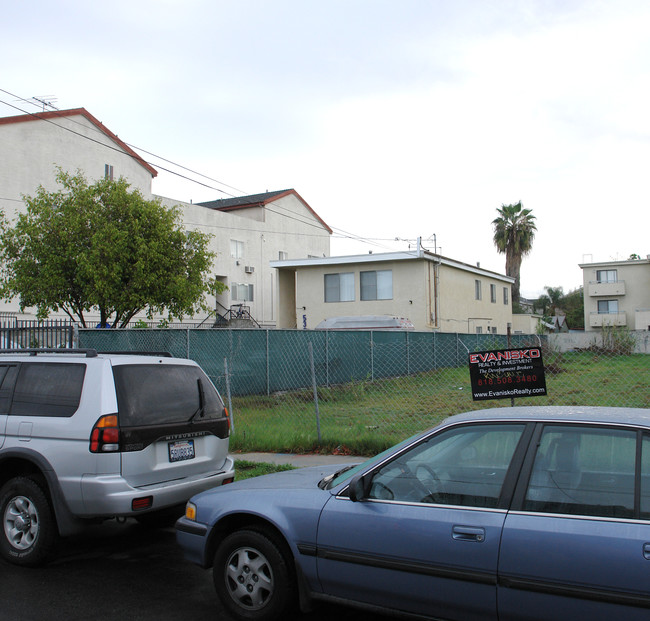 5302 Denny Ave in North Hollywood, CA - Building Photo - Building Photo