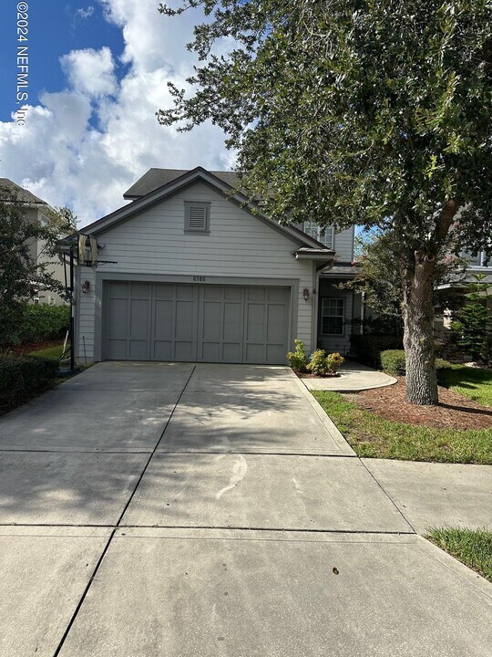 6180 Whitsbury Ct in Jacksonville, FL - Foto de edificio