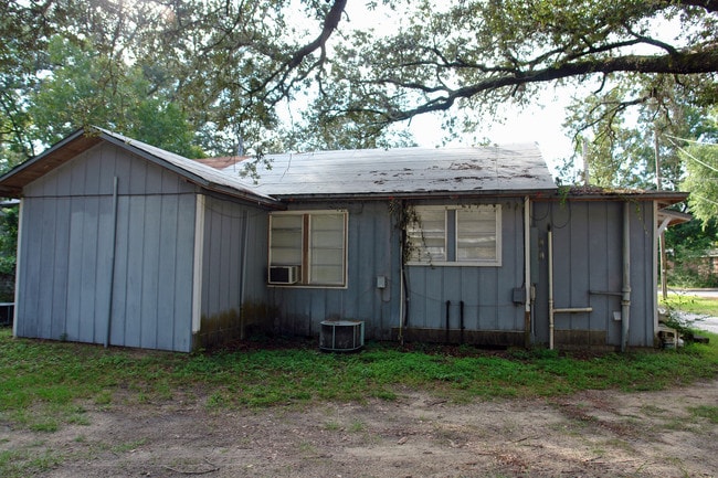 319 Niceville Ave in Niceville, FL - Foto de edificio - Building Photo