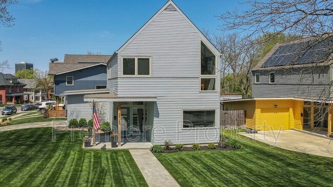 property at 2729 Charlotte St