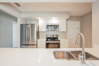 1355 Five Iron Dr in Lakeland, FL - Building Photo - Building Photo