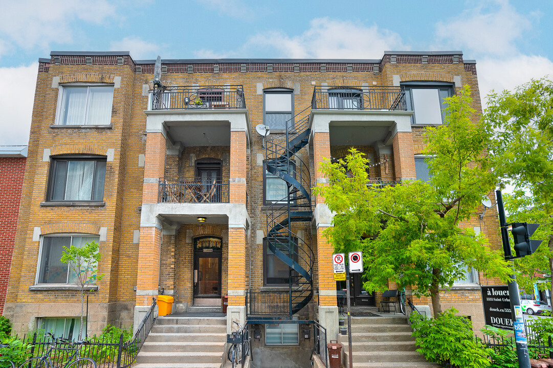 The Mile End in Montréal, QC - Building Photo