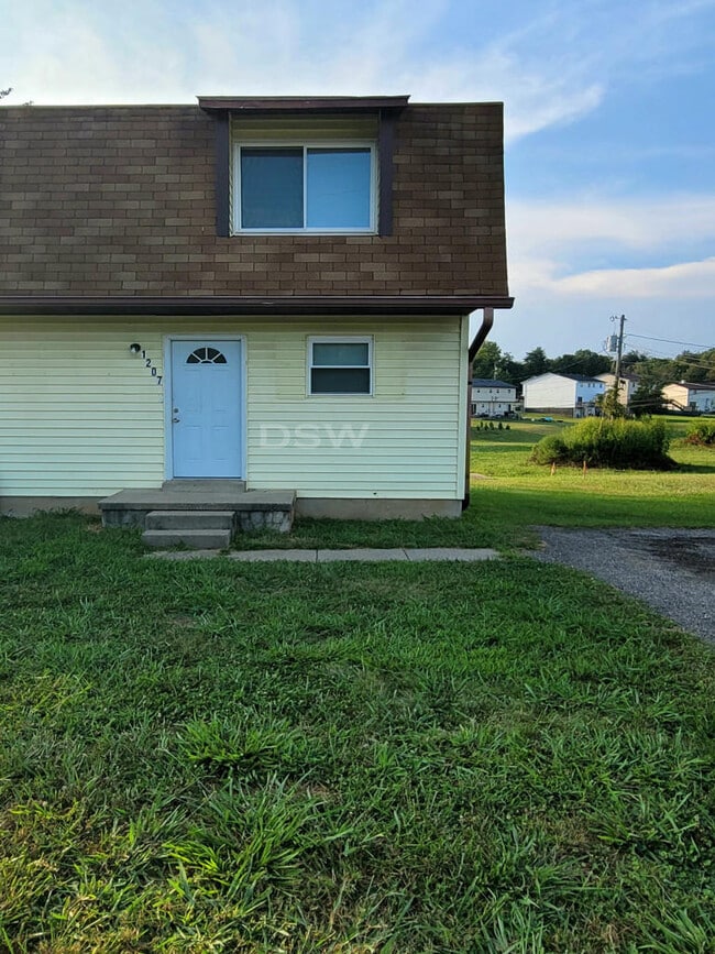 property at 1207 Payton Pl