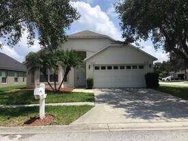 1353 Crimson Clover Ln in Wesley Chapel, FL - Building Photo