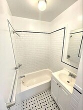 858 10th Ave in New York, NY - Building Photo - Building Photo