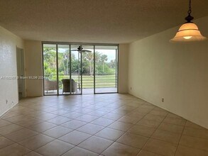 800 Cypress Blvd in Pompano Beach, FL - Building Photo - Building Photo