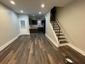 902 S Yewdall St in Philadelphia, PA - Building Photo - Building Photo