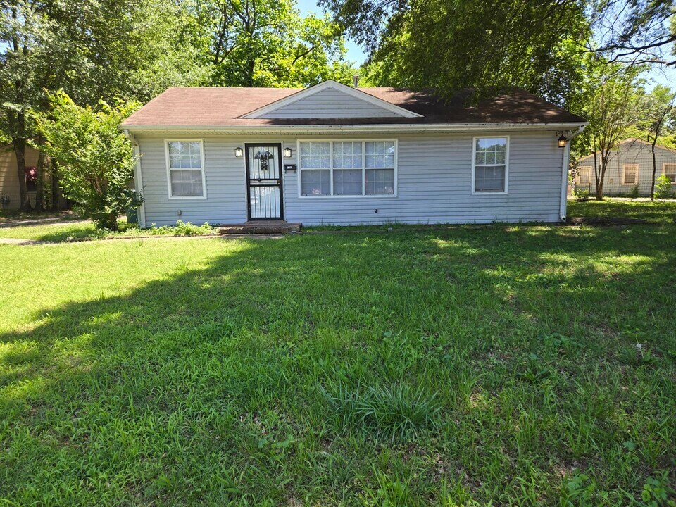 4355 Bayliss Ave in Memphis, TN - Building Photo