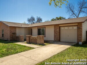 6706 Spring Manor St in San Antonio, TX - Building Photo - Building Photo