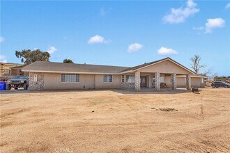 25733 Roundup Way, Unit 1249 in Apple Valley, CA - Foto de edificio - Building Photo