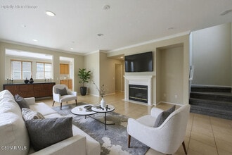 84 Via Katrina in Thousand Oaks, CA - Building Photo - Building Photo
