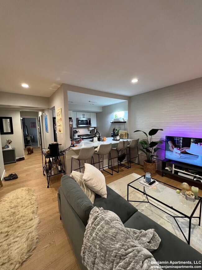 1638 Washington St, Unit 207B in Boston, MA - Building Photo - Building Photo