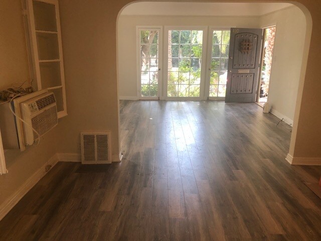 410 N Orange Grove Ave, Unit 410 in Los Angeles, CA - Building Photo - Building Photo