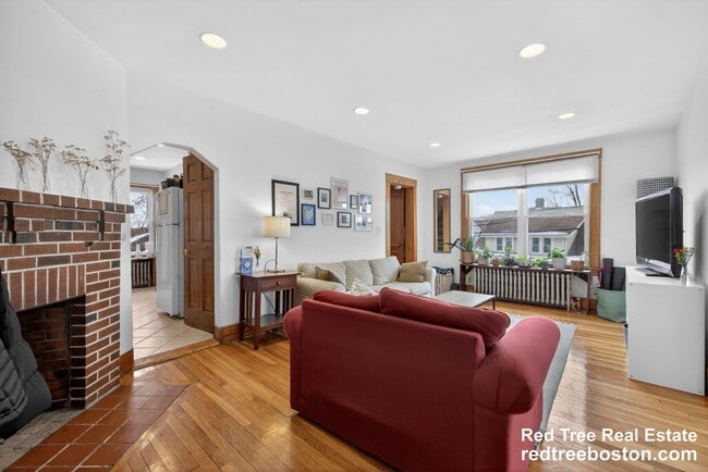 property at 27 S Crescent Circuit