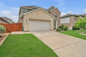 5051 Segovia Way in San Antonio, TX - Building Photo - Building Photo