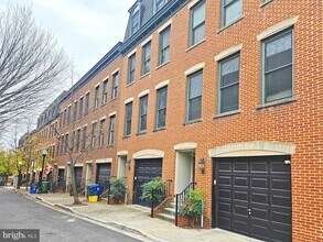 12 S Regester St in Baltimore, MD - Foto de edificio - Building Photo