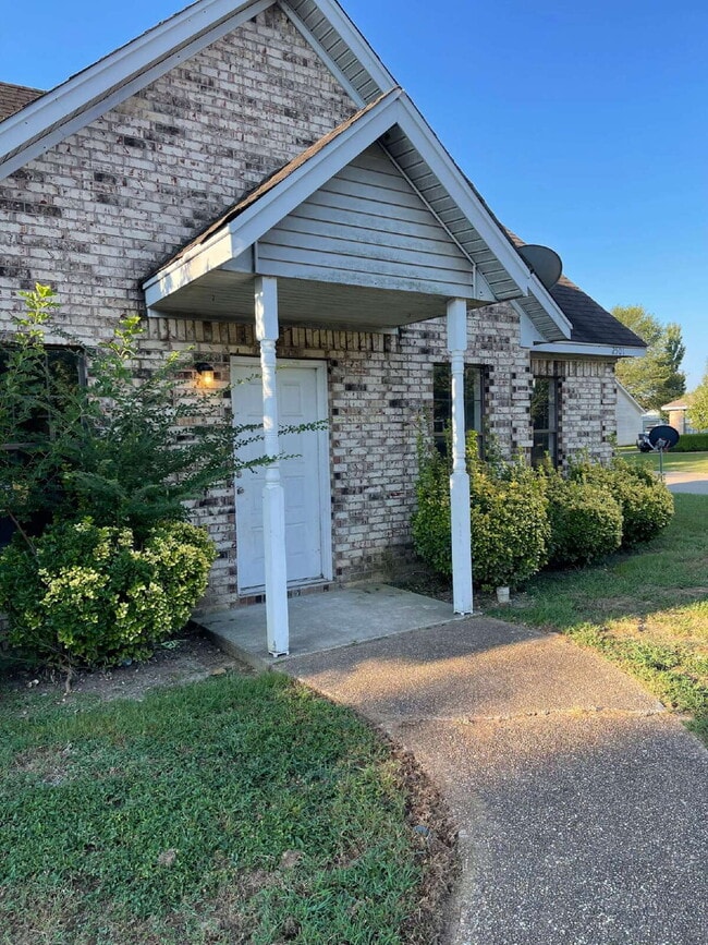 2501 Jeanne McQueen Pl in Jonesboro, AR - Building Photo - Building Photo