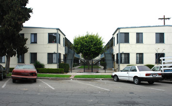 Elm 1357 in Long Beach, CA - Building Photo - Building Photo