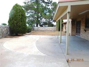 10560 Crete Dr in El Paso, TX - Building Photo - Building Photo