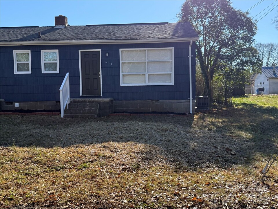 641 Wagner Cir in Gastonia, NC - Building Photo