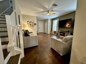935 Spello Cir in San Antonio, TX - Building Photo - Building Photo
