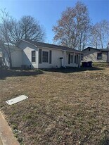 214 E Acheson St in Denison, TX - Building Photo