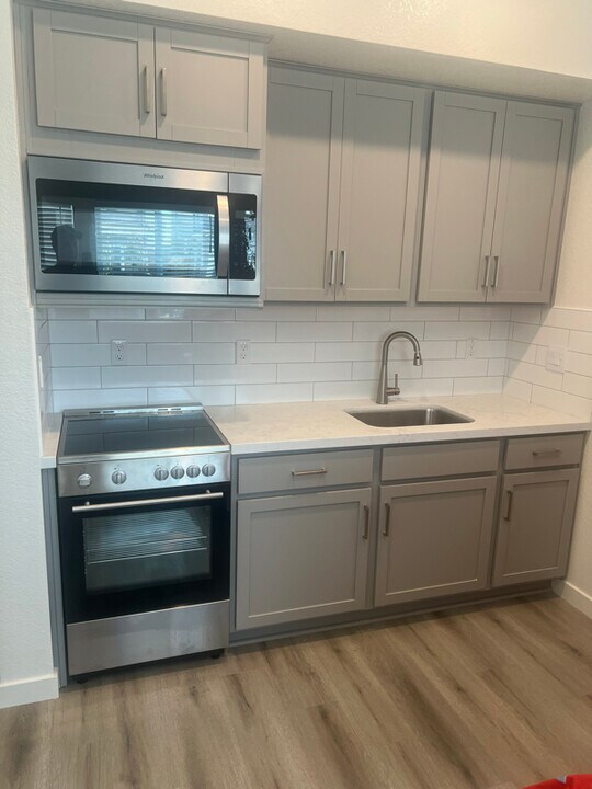 7096 Vail Rnch Rd in Roseville, CA - Building Photo
