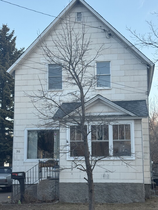 1303 Lincoln Ave in Marquette, MI - Foto de edificio
