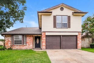 18903 Pine Trace Ct in Humble, TX - Building Photo